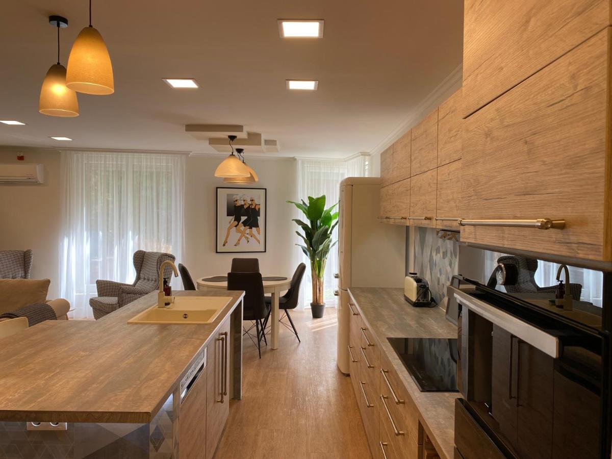 Ground Floor Park Bestern แซแก็ด ภายนอก รูปภาพ