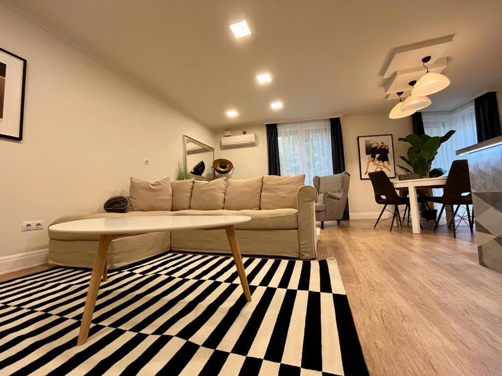 Ground Floor Park Bestern แซแก็ด ภายนอก รูปภาพ
